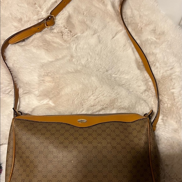 AUTHENTIC VINTAGE GUCCI 🌸 💕 CROSSBODY BAG OR SHOULDER - Picture 3 of 16